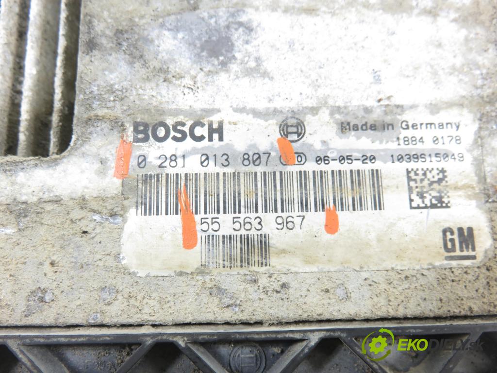 SAAB 9-3 (YS3F) SEDAN 2006 88,00 1.9 TiD - Z 19 DT 1910,00 Riadiaca jednotka Motor 0281013807 ; 55563967