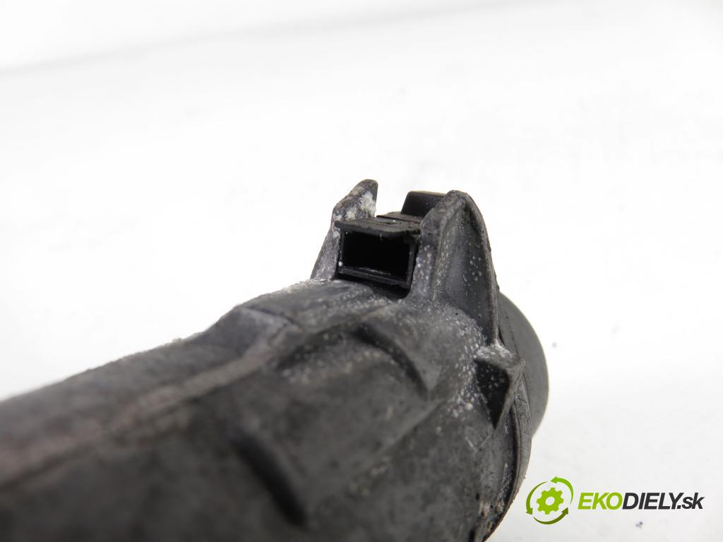 VW PASSAT B5.5 (3B3) SEDAN 2002 74,00 1.9 TDI PD 101 - AVB 1896,00 spinačka 4B0905851A (Spínacia skrinka)