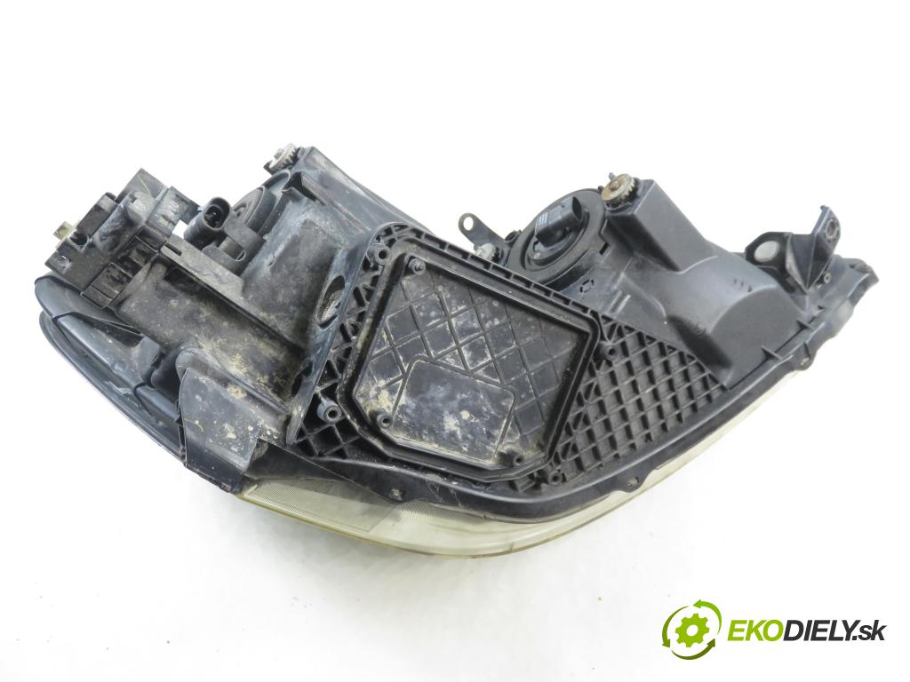 TOYOTA AVENSIS VERSO (_M2_) MINIVAN 2004 85,00 2.0 D (CLM20_) - 1CD-FTV 1995,00 Svetlo LP