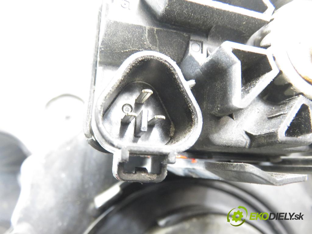 TOYOTA AVENSIS VERSO (_M2_) MINIVAN 2004 85,00 2.0 D (CLM20_) - 1CD-FTV 1995,00 Svetlo LP