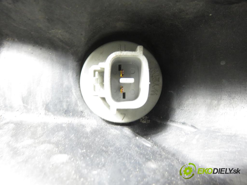 TOYOTA AVENSIS VERSO (_M2_) MINIVAN 2004 85,00 2.0 D (CLM20_) - 1CD-FTV 1995,00 Svetlo LP