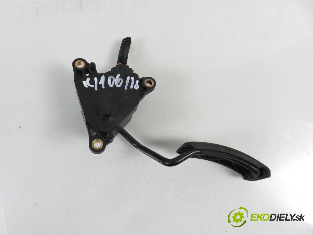 RENAULT SCENIC II (JM0/1_) MINIVAN 2006 78,00 1.5 dCi 106 - K9K 732 1461,00 Potenciometer plynu 8200159645 (Potenciometer plynového pedálu)