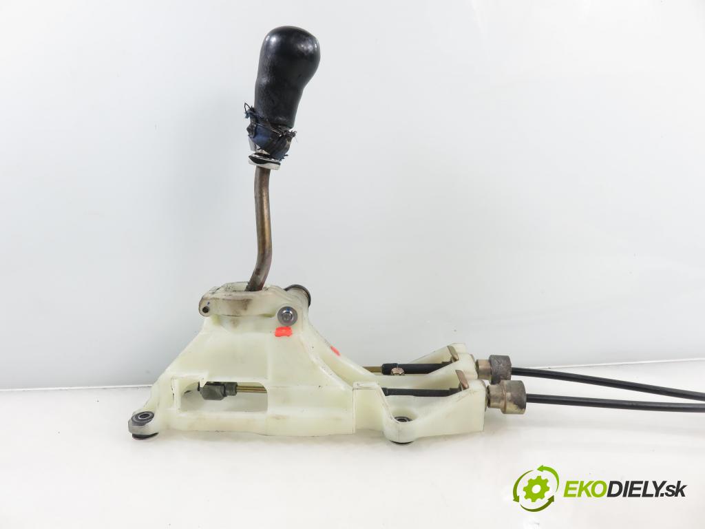 TOYOTA AVENSIS VERSO (_M2_) MINIVAN 2004 85,00 2.0 D (CLM20_) - 1CD-FTV 1995,00 ZVEDÁK: