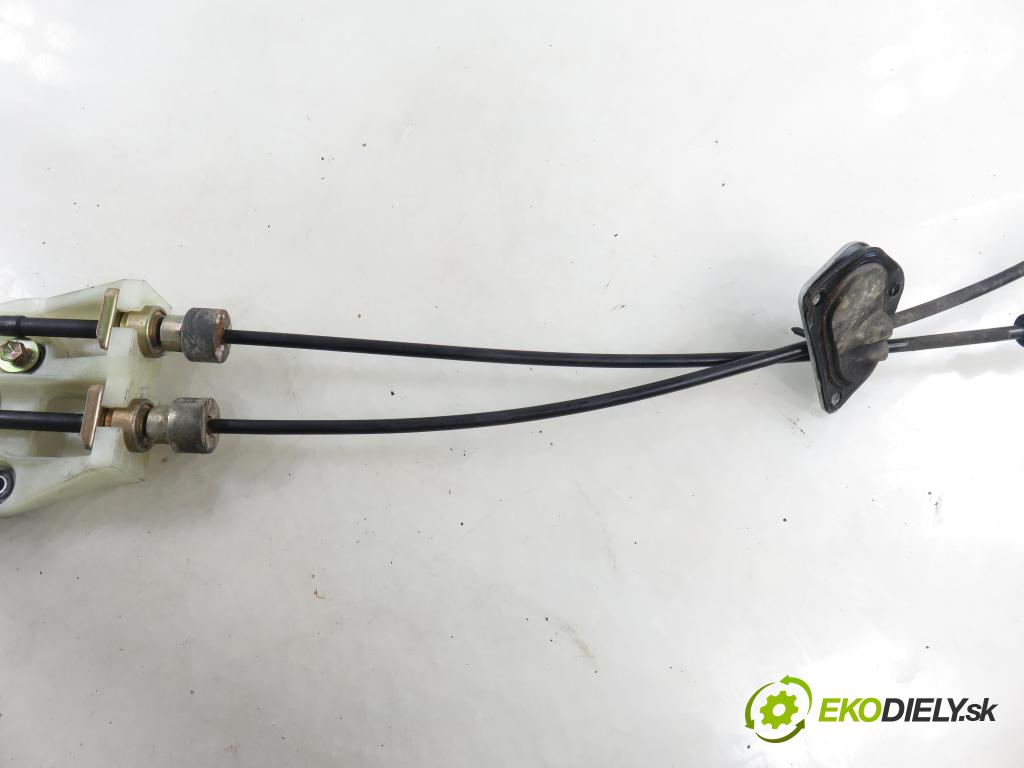 TOYOTA AVENSIS VERSO (_M2_) MINIVAN 2004 85,00 2.0 D (CLM20_) - 1CD-FTV 1995,00 ZVEDÁK: