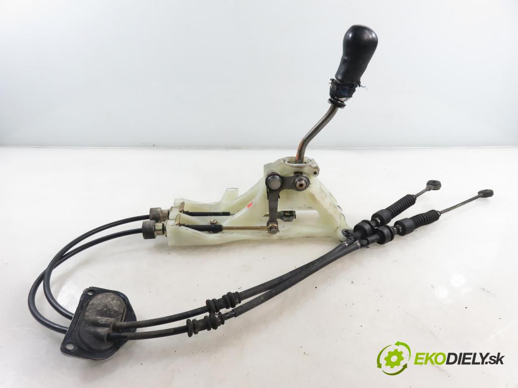 TOYOTA AVENSIS VERSO (_M2_) MINIVAN 2004 85,00 2.0 D (CLM20_) - 1CD-FTV 1995,00 ZVEDÁK: