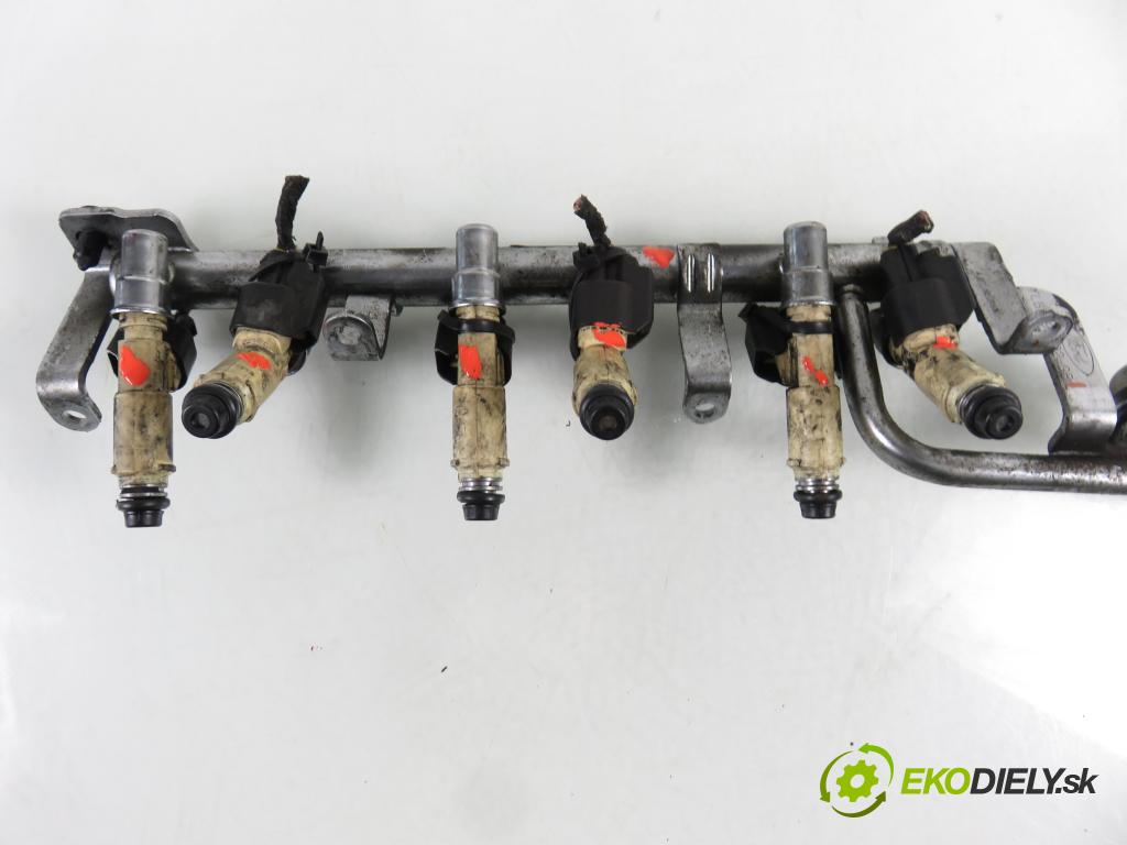 MAZDA TRIBUTE (EP) SUV 2001 0,00 3.0 V6 AWD - AJ 2967,00 Lišta vstrekovacia YL8E9F792GB ; YL8EC7B (Vstrekovacia lišta)