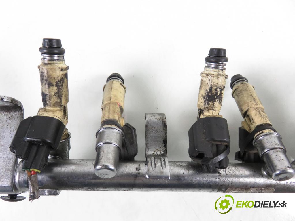 MAZDA TRIBUTE (EP) SUV 2001 0,00 3.0 V6 AWD - AJ 2967,00 Lišta vstrekovacia YL8E9F792GB ; YL8EC7B (Vstrekovacia lišta)