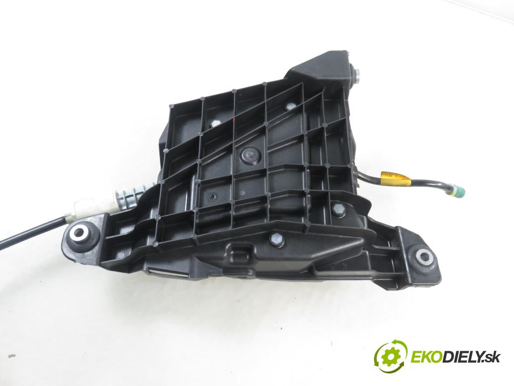 CITROEN C4 Picasso I (UD_) MINIVAN 2010 80,00 1.6 HDi 16V 109 - 9HZ 1560,00 BRZDA: ručny elektrický A2C53379974 ; 9673081780 ; 0204706354