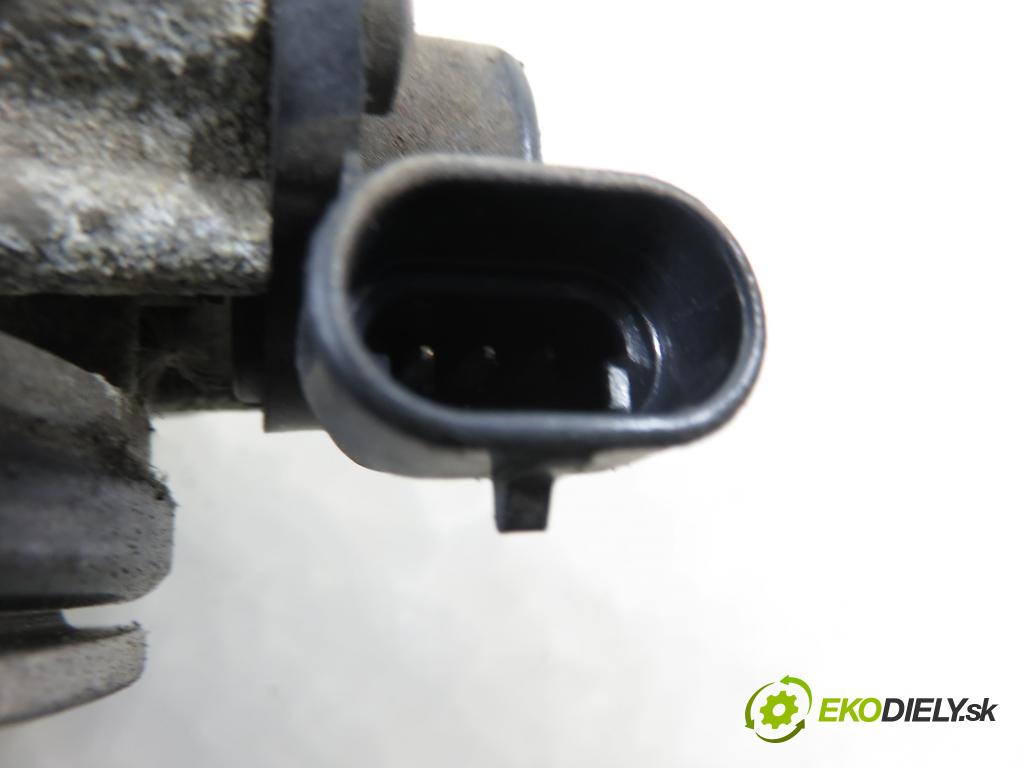 RENAULT SCENIC I (JA0/1_) CROSSOVER 2001 102,00 2.0 16V RX4 139 - F4R 744 1998,00 Škrtiaca klapka 7700875078 ; 72789080 (Škrtiaca klapka)