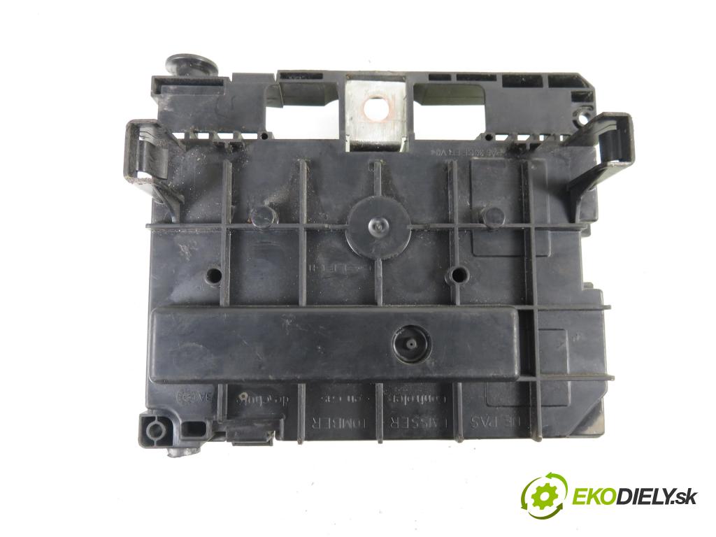 CITROEN C4 Grand Picasso I (UA_) MINIVAN 2006 80,00 1.6 HDi - 9HZ (DV6TED4) 1560,00 MODUL BSM 9664705880