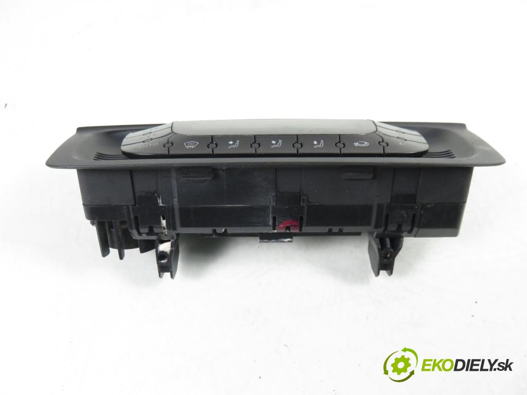 SEAT IBIZA IV (6J5, 6P1) HB 2012 77,00 1.6 TDI - CAYC 1598,00 Panel kúrenia KLIMATRONIK 6J0820043C