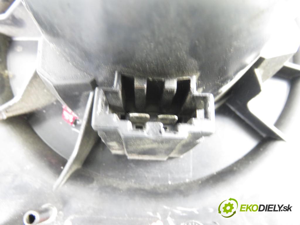 SEAT IBIZA IV (6J5, 6P1) HB 2012 77,00 1.6 TDI - CAYC 1598,00 Ventilátor vetráku 6Q1820015H