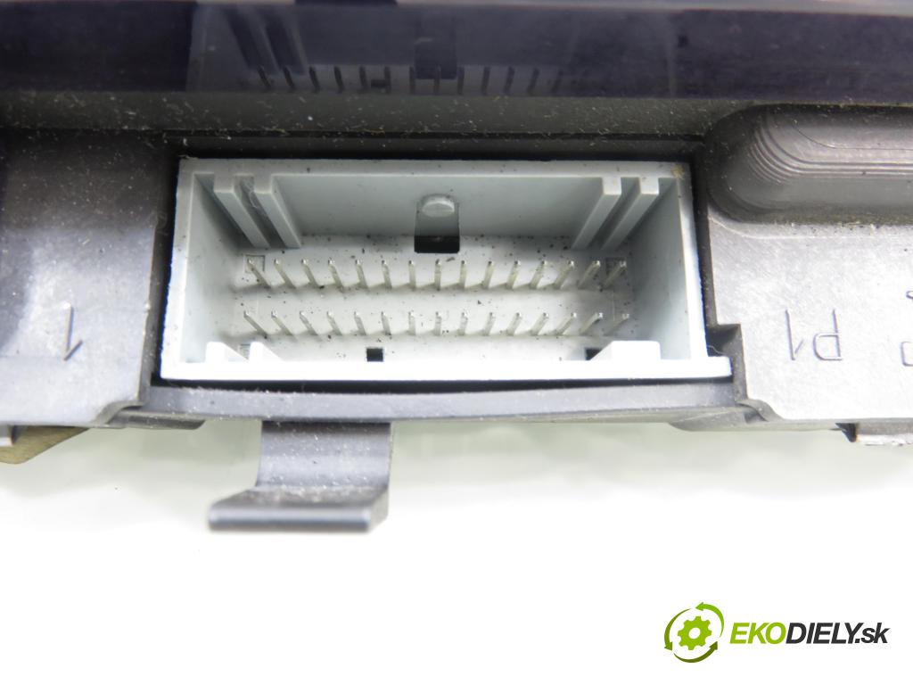 RENAULT ESPACE IV (JK0/1_) MINIVAN 2004 85,00 1.9 dCi 116 - F9Q 820 1870,00 Prístrojovka elektrický 8200288813E