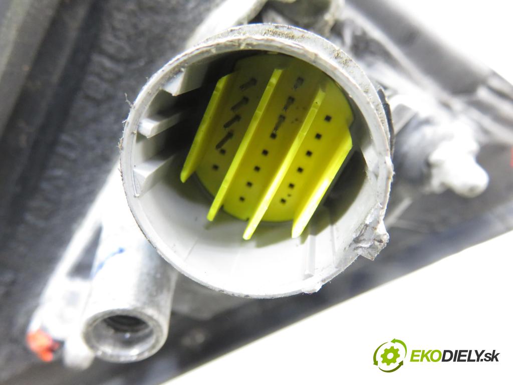 RENAULT ESPACE IV (JK0/1_) MINIVAN 2004 85,00 1.9 dCi 116 - F9Q 820 1870,00 Spätné zrkadlo 8200288813E