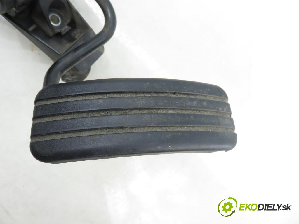 RENAULT ESPACE IV (JK0/1_) MINIVAN 2004 85,00 1.9 dCi 116 - F9Q 820 1870,00 Potenciometer plynu 8200007512 (Potenciometer plynového pedálu)