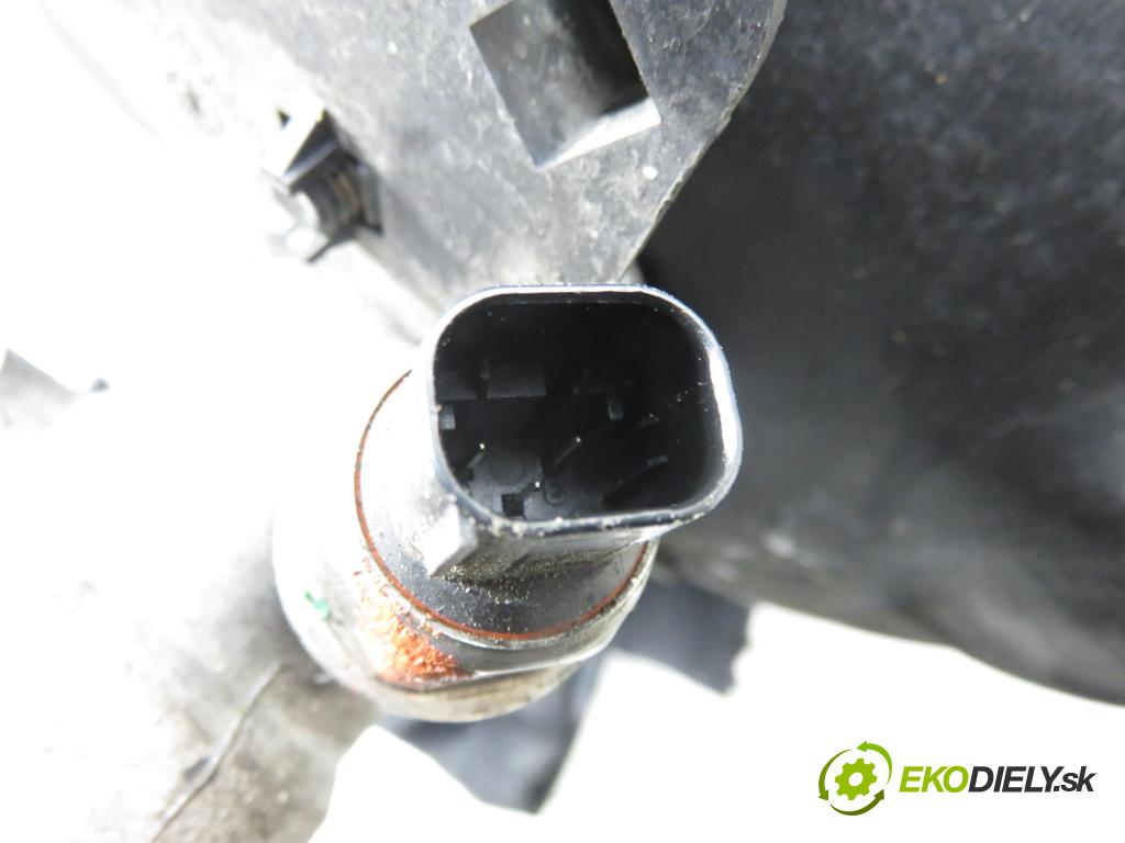 RENAULT ESPACE IV (JK0/1_) MINIVAN 2004 85,00 1.9 dCi 116 - F9Q 820 1870,00 posilovač 8200076082B (Servočerpadlo)