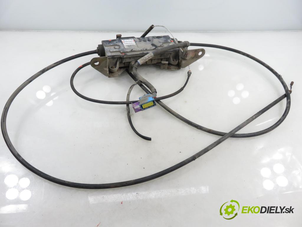 RENAULT ESPACE IV (JK0/1_) MINIVAN 2004 85,00 1.9 dCi 116 - F9Q 820 1870,00 BRZDA: ručny elektrický 8200418646