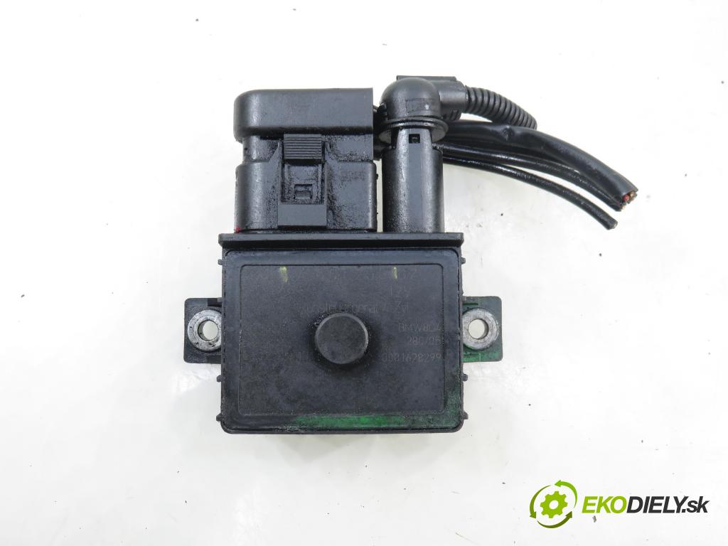 BMW 3 (E90) SEDAN 2006 120,00 2.0 320 d 163 1995,00 RELÉ: JÚN: 7801200