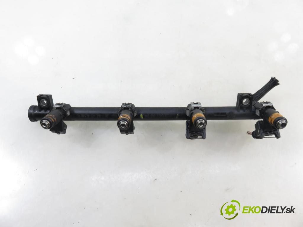 RENAULT MEGANE I (BA0/1_) FASTBACK 2002 70,00 1.4 16V 95 - K4J 750 1390,00 Lišta vstrekovacia 8200139674C ; H029611 ; ITGM60 (Vstrekovacia lišta)