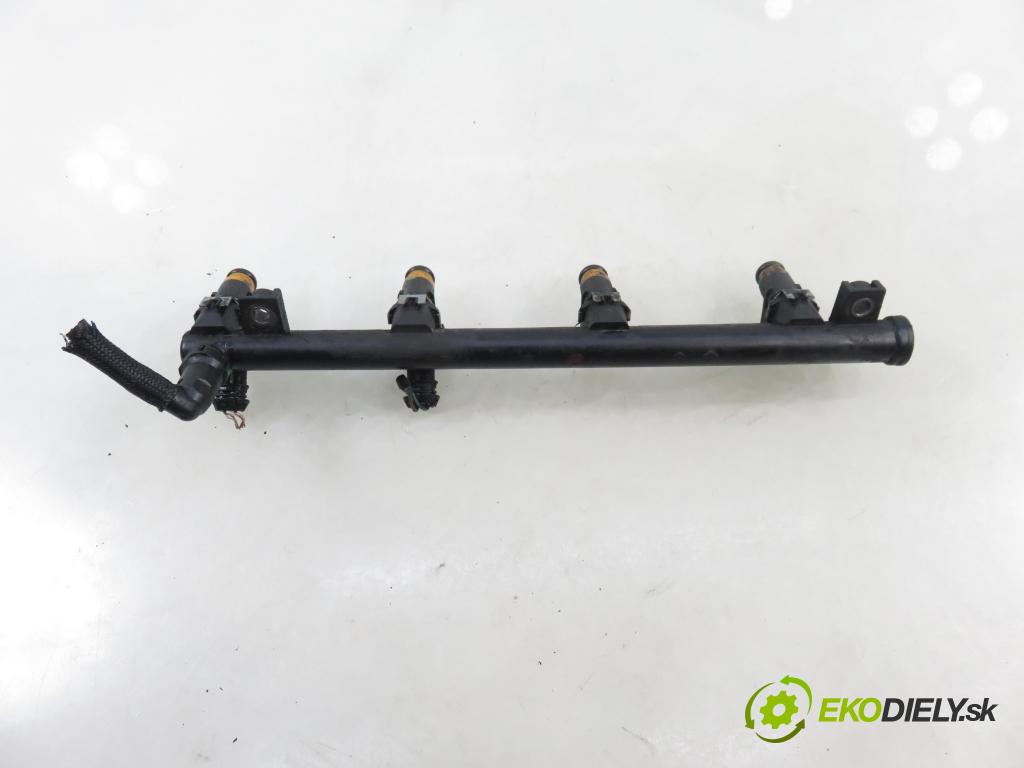 RENAULT MEGANE I (BA0/1_) FASTBACK 2002 70,00 1.4 16V 95 - K4J 750 1390,00 Lišta vstrekovacia 8200139674C ; H029611 ; ITGM60 (Vstrekovacia lišta)