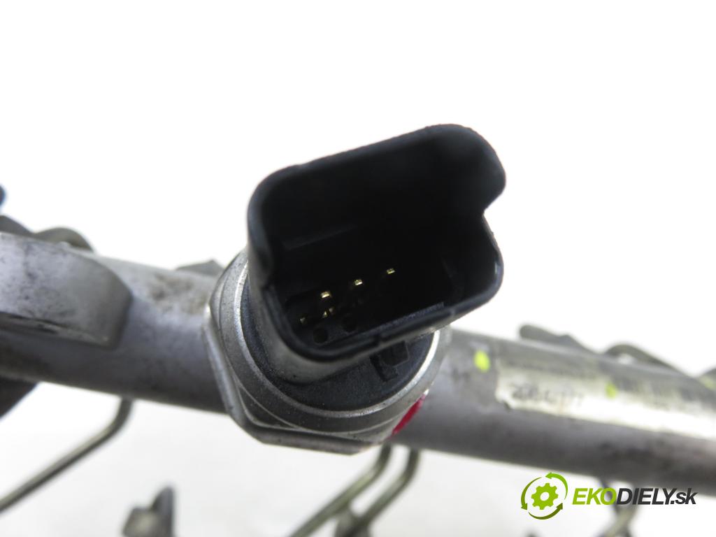 PEUGEOT 307 Break (3E) KOMBI 2004 0,00 2.0 HDi 135 - RHR (DW10BTED4) 1997,00 Lišta vstrekovacia 5WS40041 ; 9645689580 ; 5WS40039 (Vstrekovacia lišta)