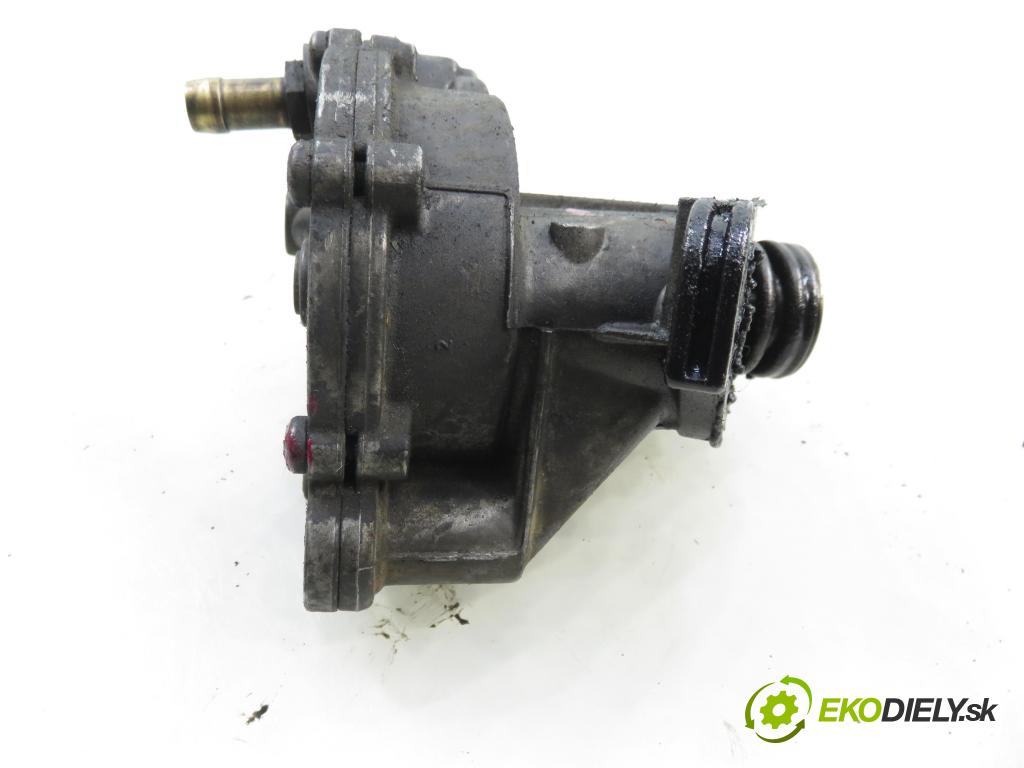 VW TRANSPORTER IV Platforma / podwozie (70E, 70L, 70M, 7DE, 7DL KABINA/PLATFORMA 1998 55,00 2.4 D - AJA 2370,00 Pumpa vákuová 72230019 ; 074145100A