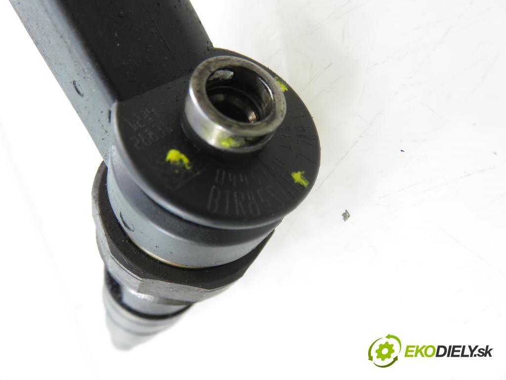 BMW 3 Compact (E46) COMPACT 2002 110,00 320 td 150 - M47 D20 (204D4) 1995,00 vstrekovač 0445110131 ; 7789661 (Vstrekovač paliva)