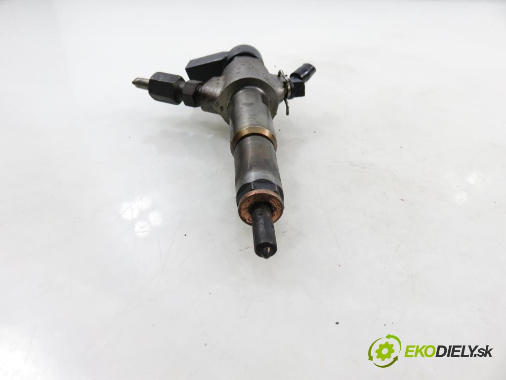 FORD FIESTA V (JH_, JD_) HB 2004 50,00 1.4 TDCi 68 - F6JB 1399,00 vstrekovač 9649574480 (Vstrekovač paliva)