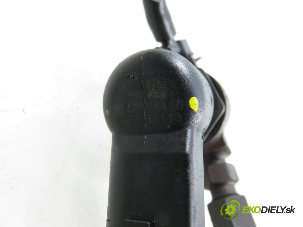 FORD FIESTA V (JH_, JD_) HB 2004 50,00 1.4 TDCi 68 - F6JB 1399,00 vstrekovač 9649574480 (Vstrekovač paliva)