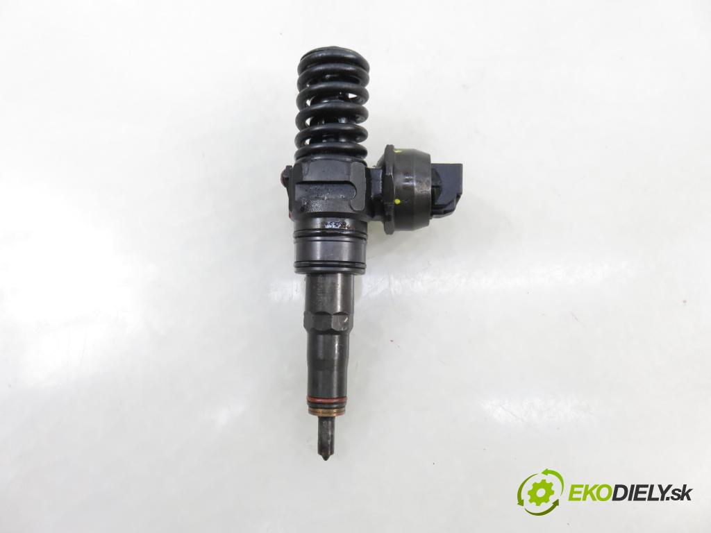 VW PASSAT B5.5 Variant (3B6) KOMBI 2001 96,00 1.9 TDI - AWX 1896,00 Vstrekovač 038130073BQ ; 0414720312 (Vstrekovač paliva)