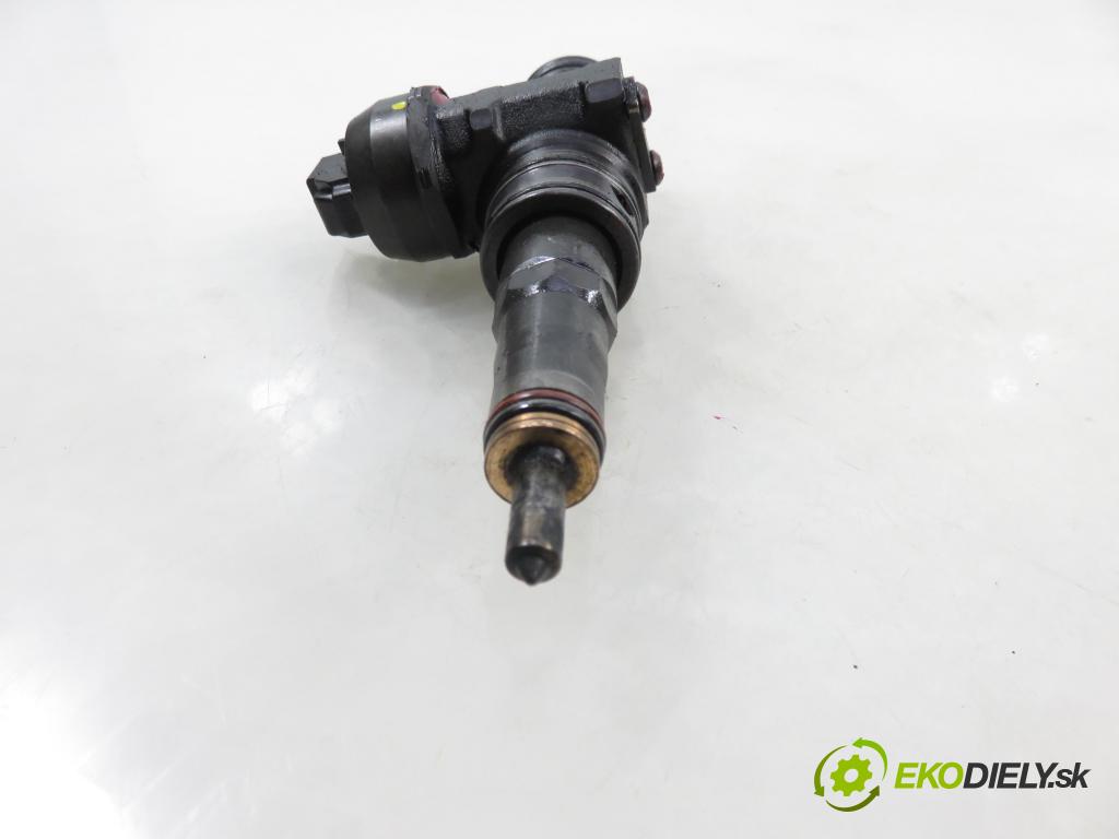 VW PASSAT B5.5 Variant (3B6) KOMBI 2001 96,00 1.9 TDI - AWX 1896,00 Vstrekovač 038130073BQ ; 0414720312 (Vstrekovač paliva)