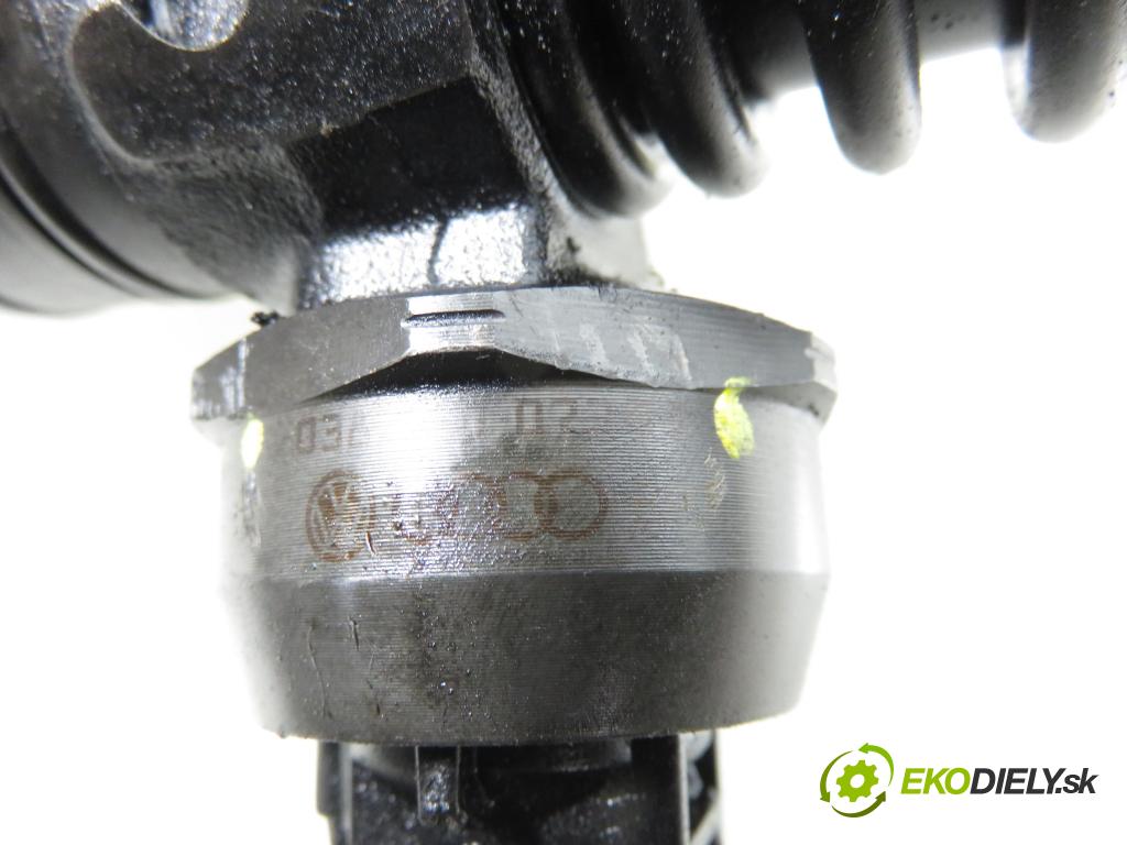 VW PASSAT B5.5 Variant (3B6) KOMBI 2001 96,00 1.9 TDI - AWX 1896,00 Vstrekovač 038130073BQ ; 0414720312 (Vstrekovač paliva)