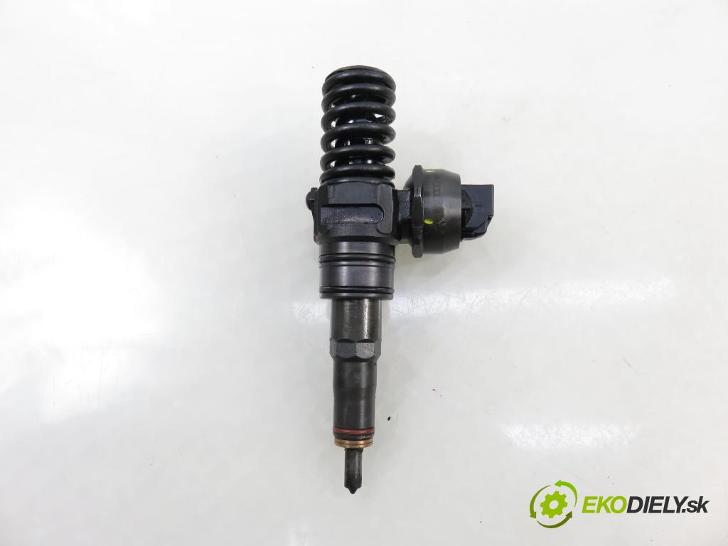 VW PASSAT B5.5 Variant (3B6) KOMBI 2001 96,00 1.9 TDI - AWX 1896,00 Vstrekovač 038130073BQ ; 0414720312 (Vstrekovač paliva)