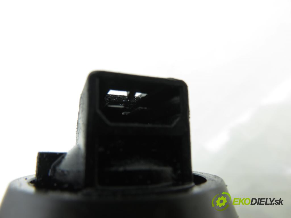 VW PASSAT B5.5 Variant (3B6) KOMBI 2001 96,00 1.9 TDI - AWX 1896,00 Vstrekovač 038130073BQ ; 0414720312 (Vstrekovač paliva)