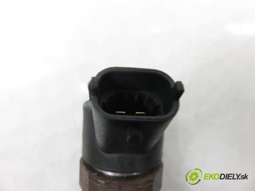 OPEL ZAFIRA B (A05) MINIVAN 2006 74,00 1.9 CDTI 8V 101 - Z 19 DTL 1910,00 vstrekovač 0445110165 (Vstrekovač paliva)