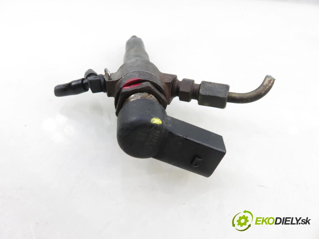 FORD FIESTA V (JH_, JD_) HB 2004 50,00 1.4 TDCi 68 - F6JB 1399,00 vstrekovač 9649574480 (Vstrekovač paliva)