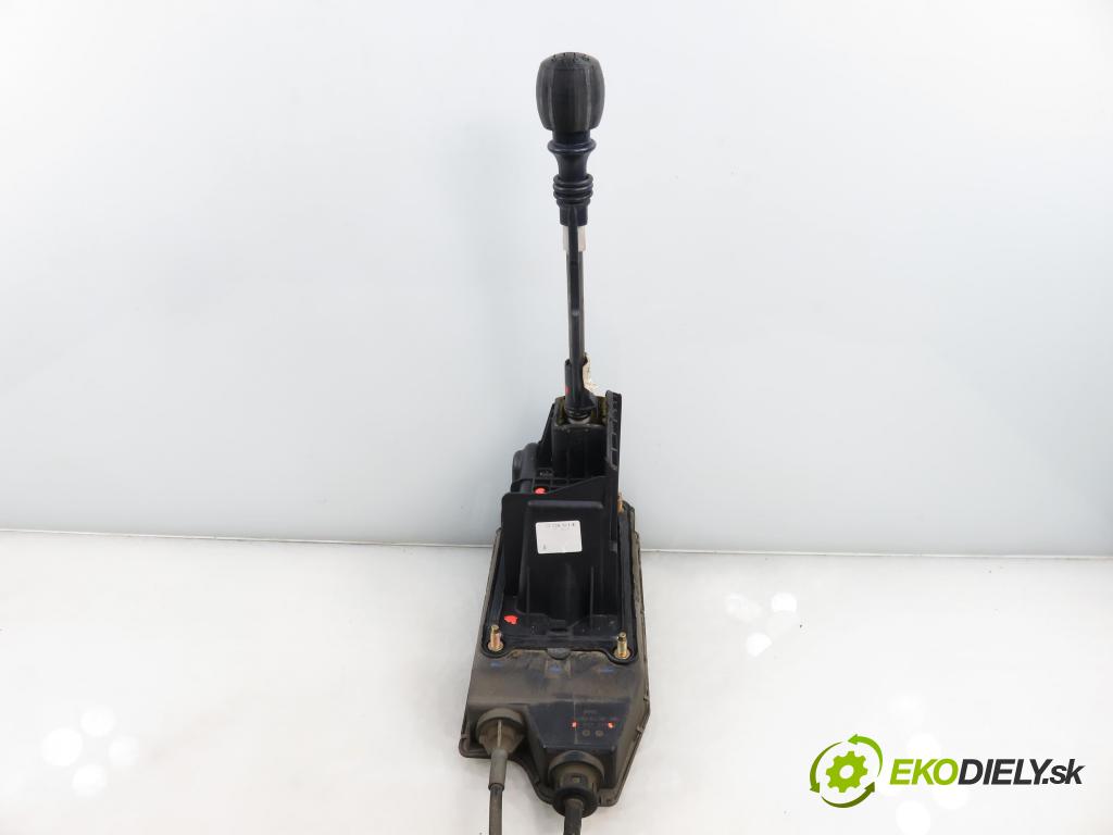 RENAULT ESPACE IV (JK0/1_) MINIVAN 2004 85,00 1.9 dCi 116 - F9Q 820 1870,00 ZVEDÁK: 3832120