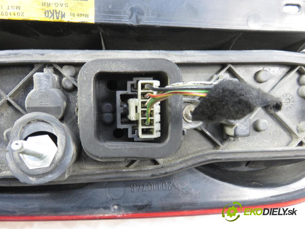 FIAT DOBLO nadwozie wielkoprzestrzenne (MPV) (119_, 223_) KOMBIVAN 2006 62,00 1.3 D Multijet - 223 A9.000 1248,00 Svetlo pravé zadné 51755144