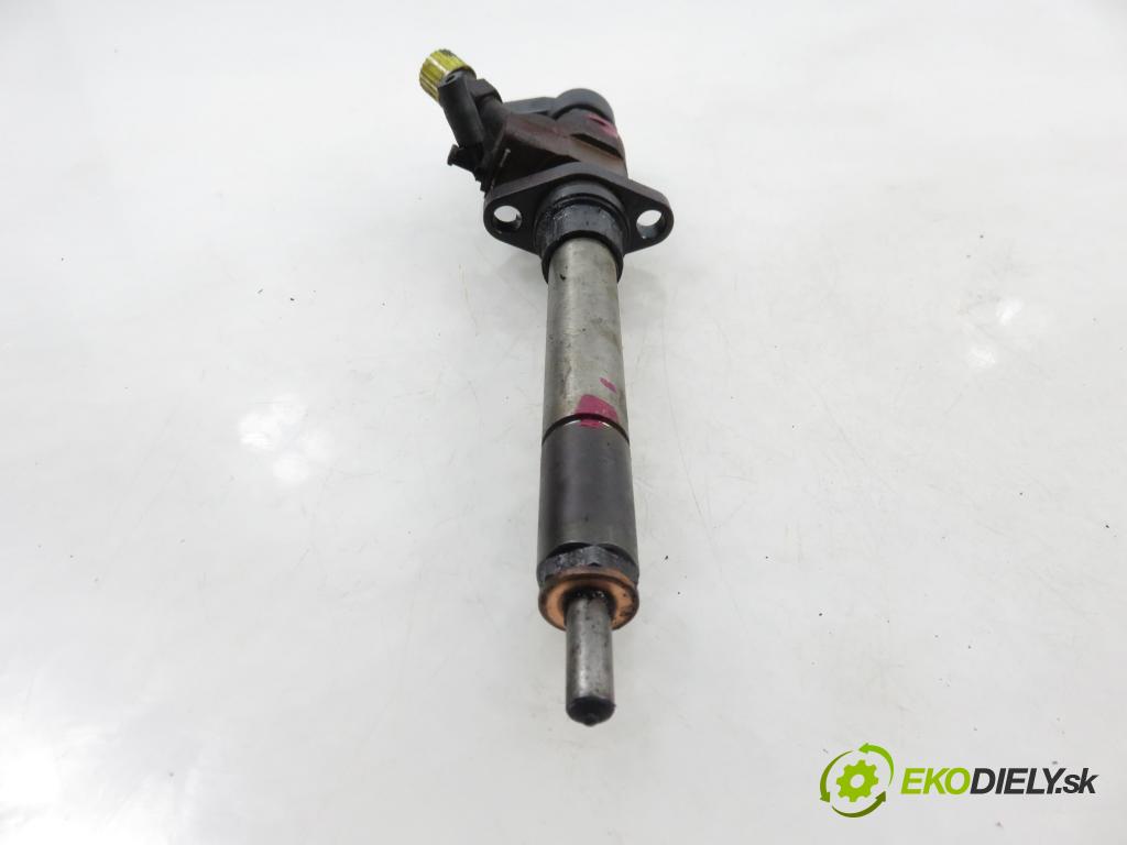PEUGEOT 307 Break (3E) KOMBI 2004 0,00 2.0 HDi 135 - RHR (DW10BTED4) 1997,00 vstřikovač 9647247280 (Vstřikovač paliva)