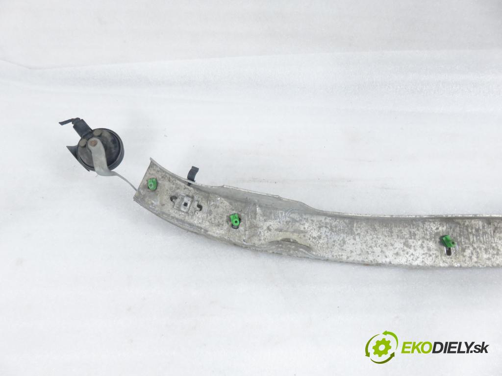 AUDI A4 Avant (8E5, B6) KOMBI 2004 140,00 1.8 T quattro - BEX 1781,00 Výstuha čelné