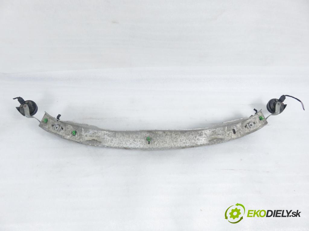 AUDI A4 Avant (8E5, B6) KOMBI 2004 140,00 1.8 T quattro - BEX 1781,00 Výstuha čelné