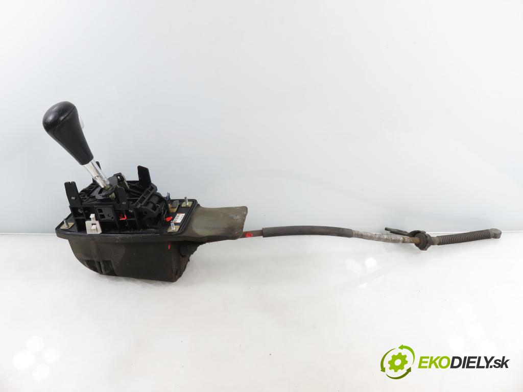 AUDI A6 Avant (4B5, C5) KOMBI 2001 220,00 4.2 quattro - ASG 4172,00 ZVEDÁK: 4B3713041H