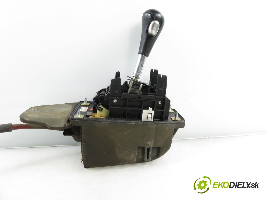 AUDI A6 Avant (4B5, C5) KOMBI 2001 220,00 4.2 quattro - ASG 4172,00 ZVEDÁK: 4B3713041H