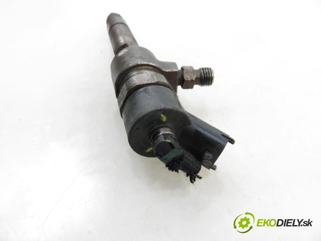 OPEL ZAFIRA B (A05) MINIVAN 2006 74,00 1.9 CDTI 8V 101 - Z 19 DTL 1910,00 vstrekovač 0445110165 (Vstrekovač paliva)