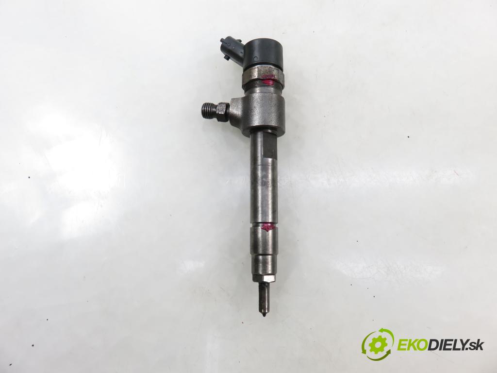 OPEL ZAFIRA B (A05) MINIVAN 2006 74,00 1.9 CDTI 8V 101 - Z 19 DTL 1910,00 vstrekovač  0445110165 (Vstrekovač paliva)