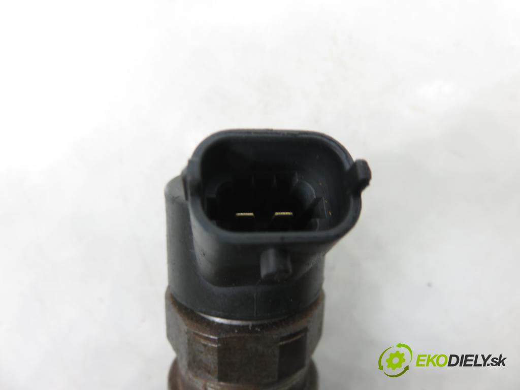 OPEL ZAFIRA B (A05) MINIVAN 2006 74,00 1.9 CDTI 8V 101 - Z 19 DTL 1910,00 vstrekovač  0445110165 (Vstrekovač paliva)