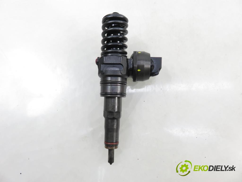 VW PASSAT B5.5 Variant (3B6) KOMBI 2001 96,00 1.9 TDI - AWX 1896,00 Vstrekovač 038130073BQ ; 0414720312 (Vstrekovač paliva)