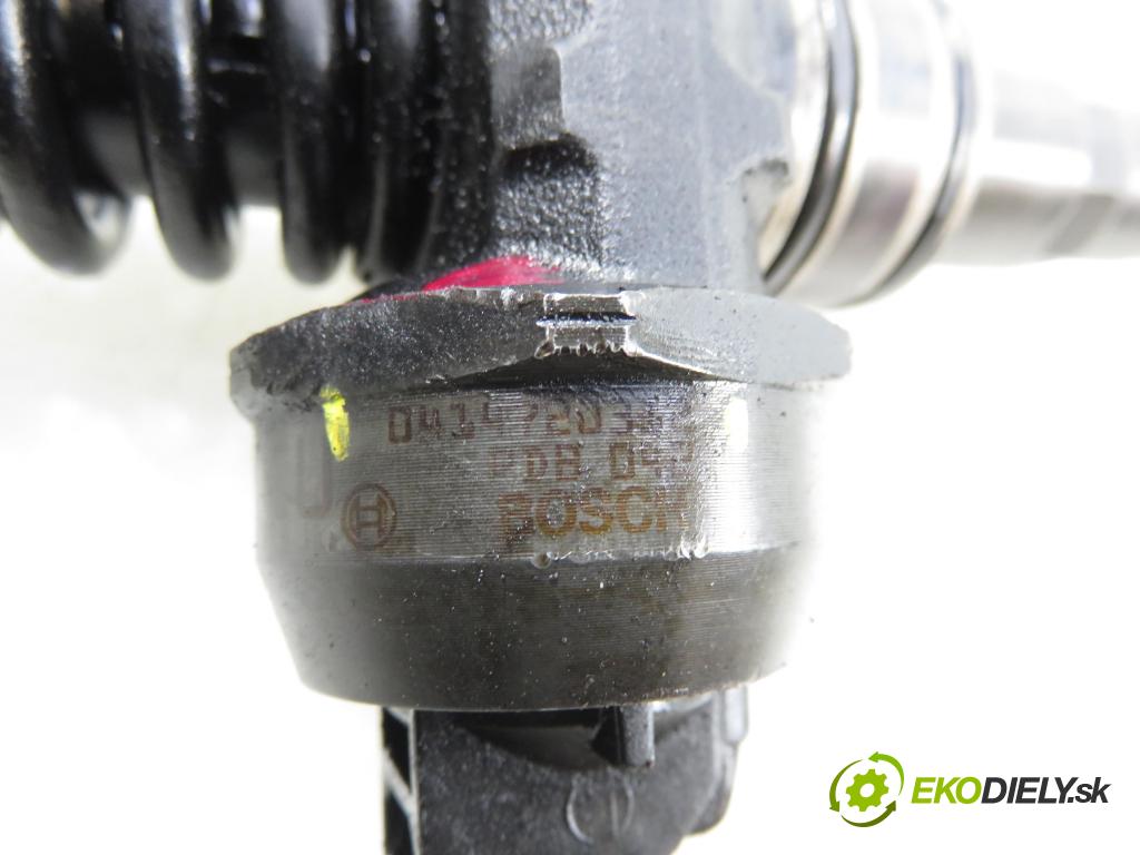 VW PASSAT B5.5 Variant (3B6) KOMBI 2001 96,00 1.9 TDI - AWX 1896,00 Vstrekovač 038130073BQ ; 0414720312 (Vstrekovač paliva)