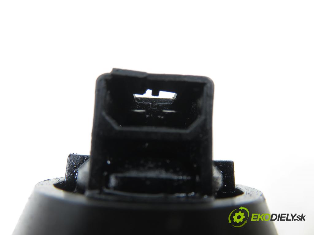 VW PASSAT B5.5 Variant (3B6) KOMBI 2001 96,00 1.9 TDI - AWX 1896,00 Vstrekovač 038130073BQ ; 0414720312 (Vstrekovač paliva)