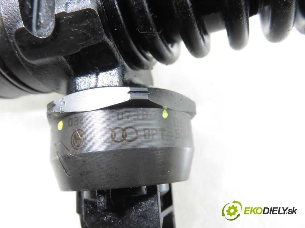 VW PASSAT B5.5 Variant (3B6) KOMBI 2001 96,00 1.9 TDI - AWX 1896,00 Vstrekovač 038130073BQ ; 0414720312 (Vstrekovač paliva)